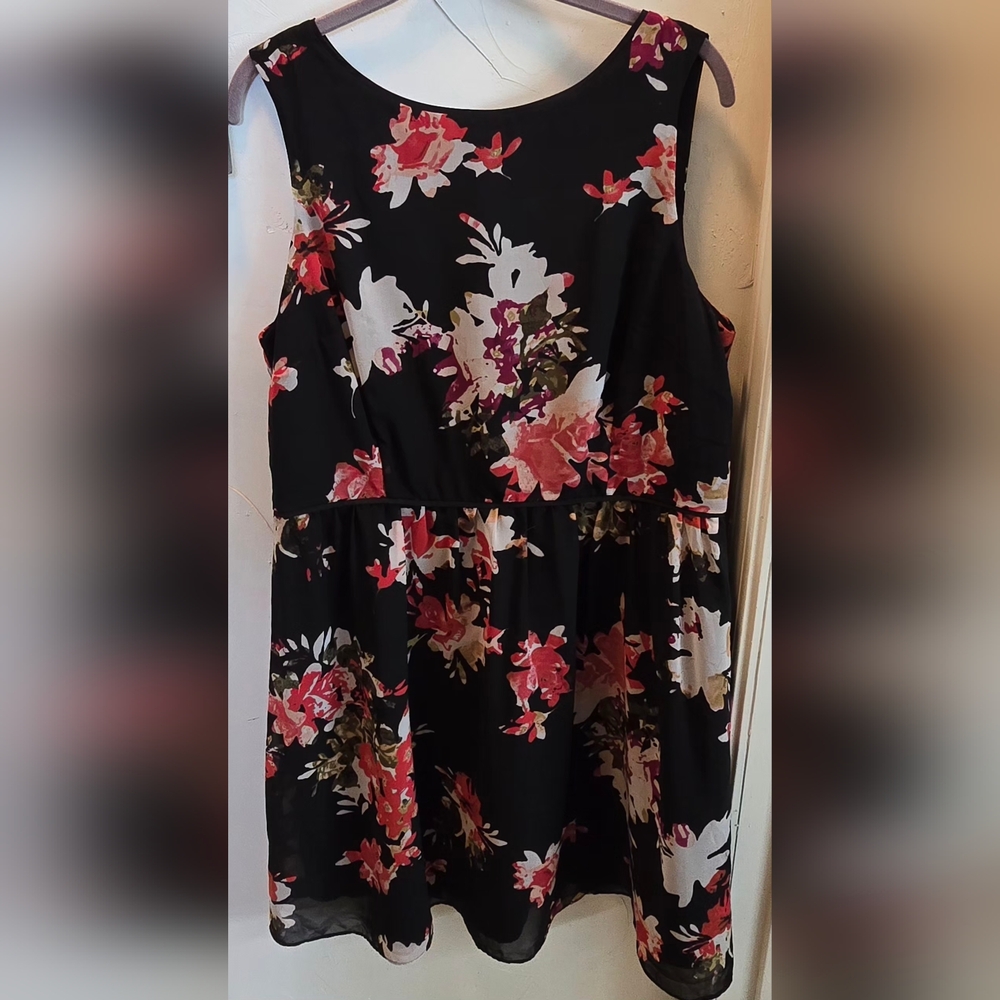 NWOT LOFT Black Floral Chiffon Party Dress 14
